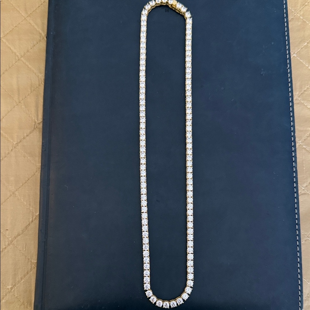 Elegant Gold and Cubic Zirconium Tennis Necklace